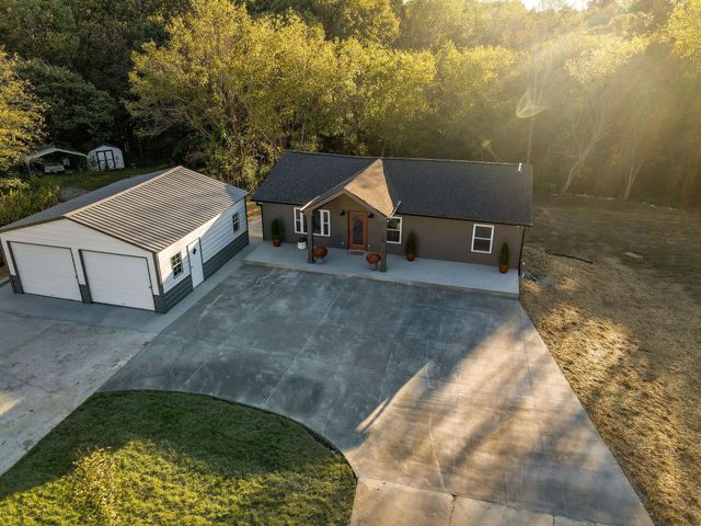 1014 Holly Dr, Ashland City, TN 37015