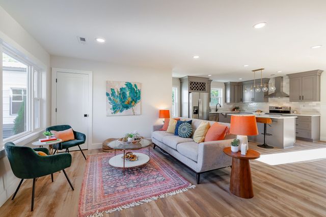 1014 Holly Dr, Ashland City, TN 37015