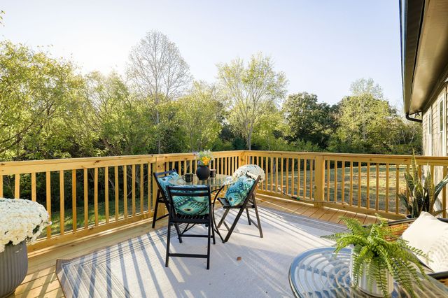 1014 Holly Dr, Ashland City, TN 37015