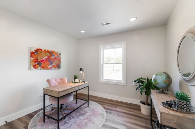 1014 Holly Dr, Ashland City, TN 37015