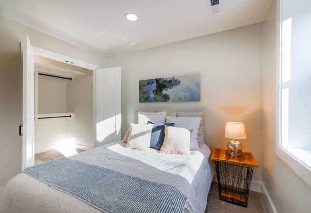 1014 Holly Dr, Ashland City, TN 37015