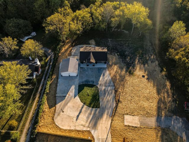 1014 Holly Dr, Ashland City, TN 37015