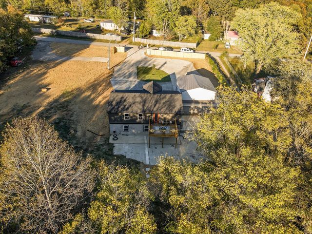 1014 Holly Dr, Ashland City, TN 37015