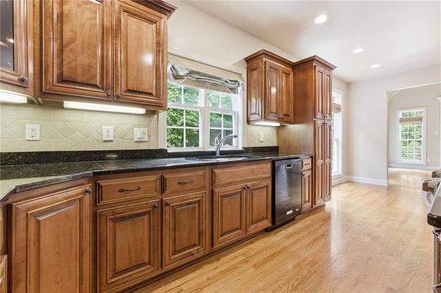 1085 Eagles Brooke Drive, Locust Grove, GA 30248