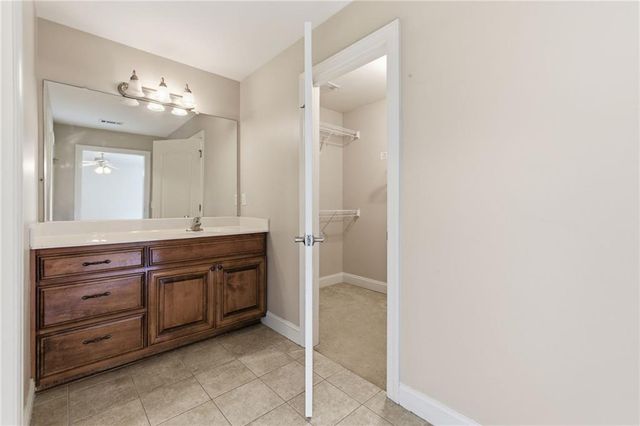 1085 Eagles Brooke Drive, Locust Grove, GA 30248