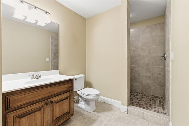 1085 Eagles Brooke Drive, Locust Grove, GA 30248