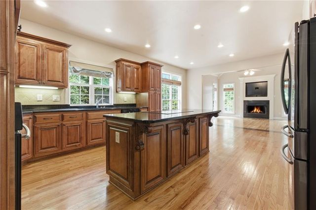1085 Eagles Brooke Drive, Locust Grove, GA 30248