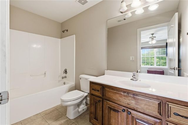 1085 Eagles Brooke Drive, Locust Grove, GA 30248