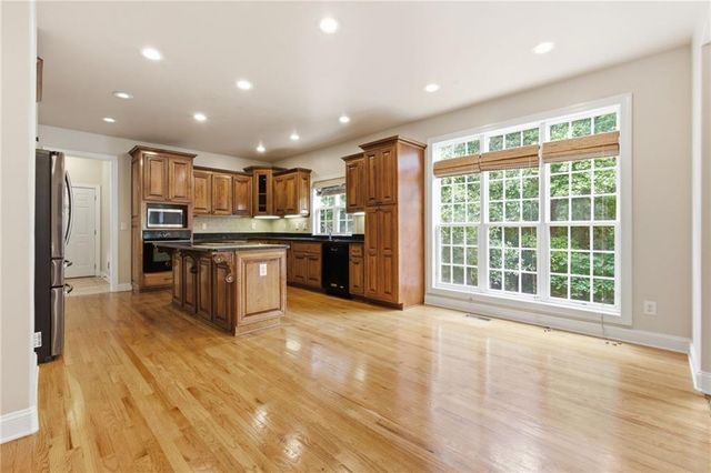1085 Eagles Brooke Drive, Locust Grove, GA 30248