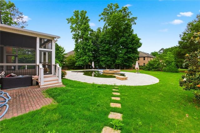 1085 Eagles Brooke Drive, Locust Grove, GA 30248