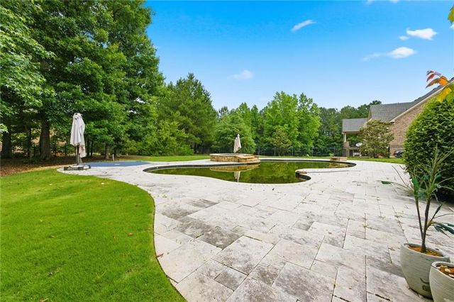 1085 Eagles Brooke Drive, Locust Grove, GA 30248
