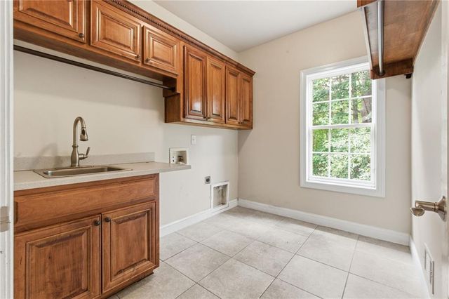 1085 Eagles Brooke Drive, Locust Grove, GA 30248