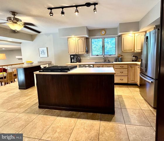 211 QUEEN ANNE RD, Stevensville, MD 21666