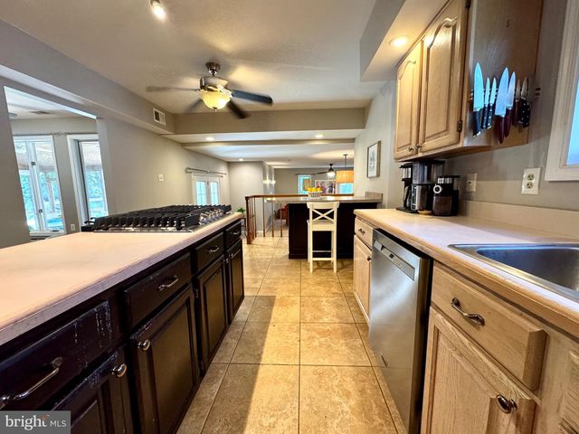 211 QUEEN ANNE RD, Stevensville, MD 21666