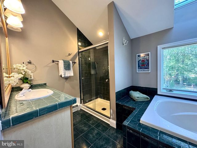 211 QUEEN ANNE RD, Stevensville, MD 21666