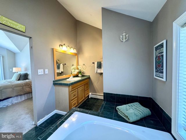 211 QUEEN ANNE RD, Stevensville, MD 21666