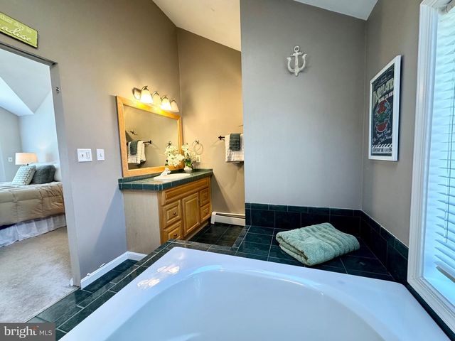 211 QUEEN ANNE RD, Stevensville, MD 21666