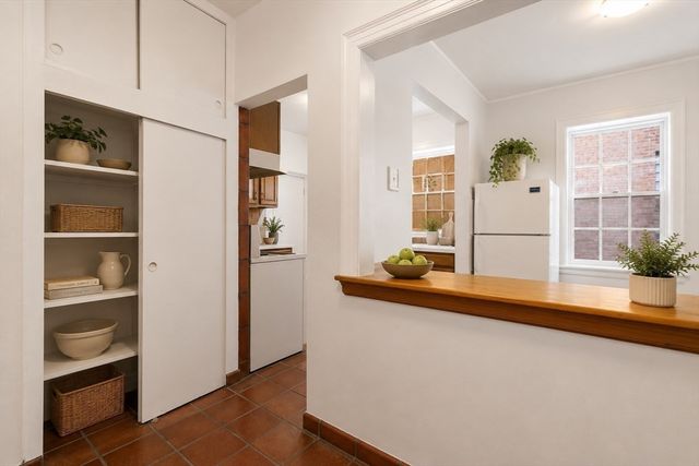 986 Memorial Drive 104, Cambridge, MA 02138
