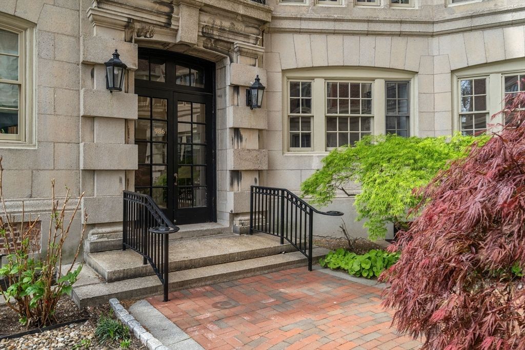 986 Memorial Drive 104, Cambridge, MA 02138