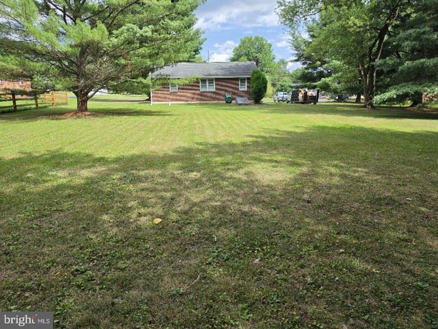 40 MONOCACY RD, Birdsboro, PA 19508