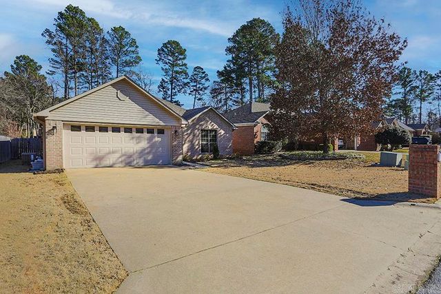 8 Garden Oaks Drive, Maumelle, AR 72113
