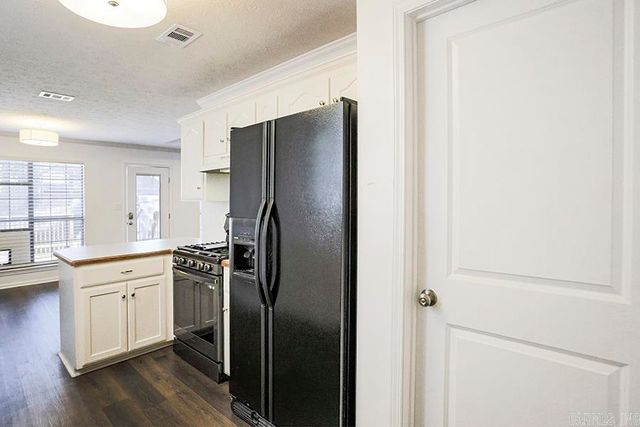 8 Garden Oaks Drive, Maumelle, AR 72113