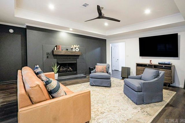 8 Garden Oaks Drive, Maumelle, AR 72113