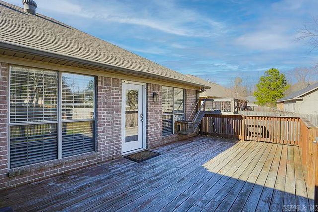 8 Garden Oaks Drive, Maumelle, AR 72113