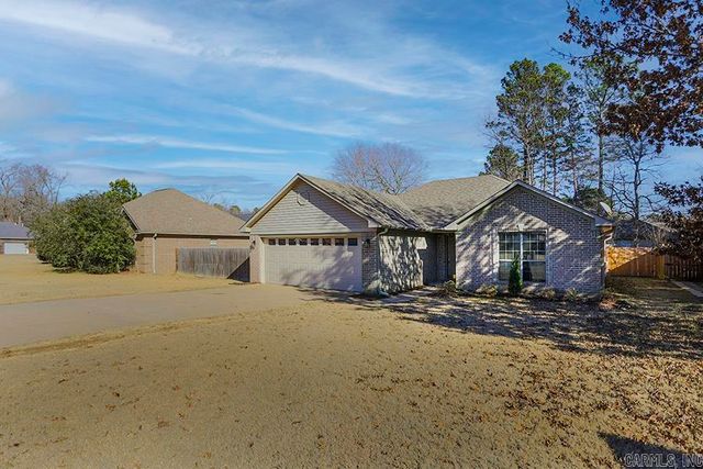 8 Garden Oaks Drive, Maumelle, AR 72113