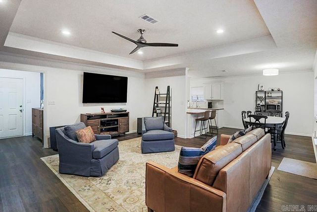 8 Garden Oaks Drive, Maumelle, AR 72113