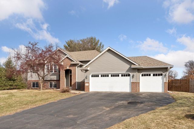 617 Highland Circle, Circle Pines, MN 55014