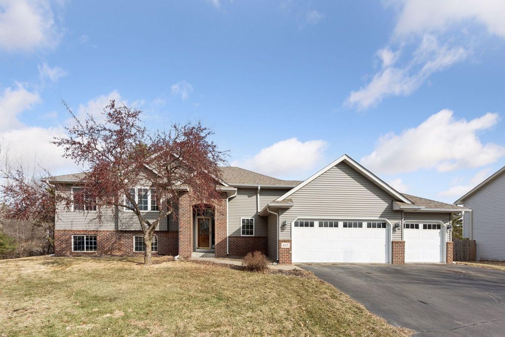 617 Highland Circle, Circle Pines, MN 55014