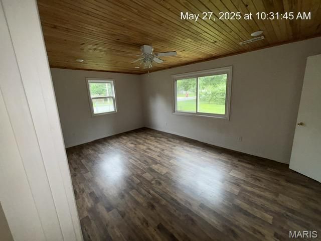 327 Illinois Avenue, Sikeston, MO 63801