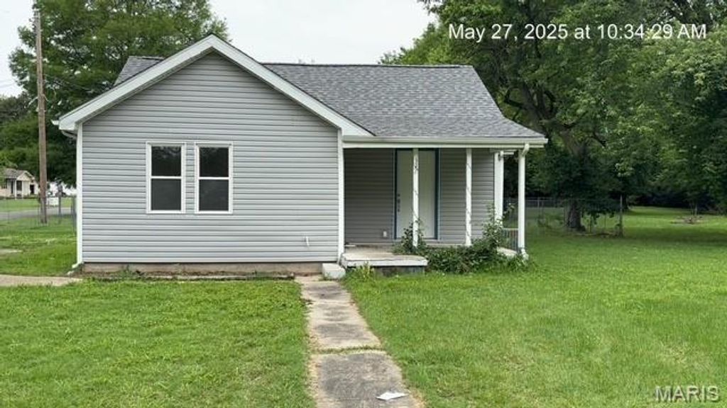 327 Illinois Avenue, Sikeston, MO 63801