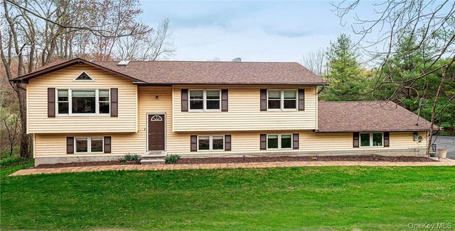 26 Waterbury Road, Warwick, NY 10990