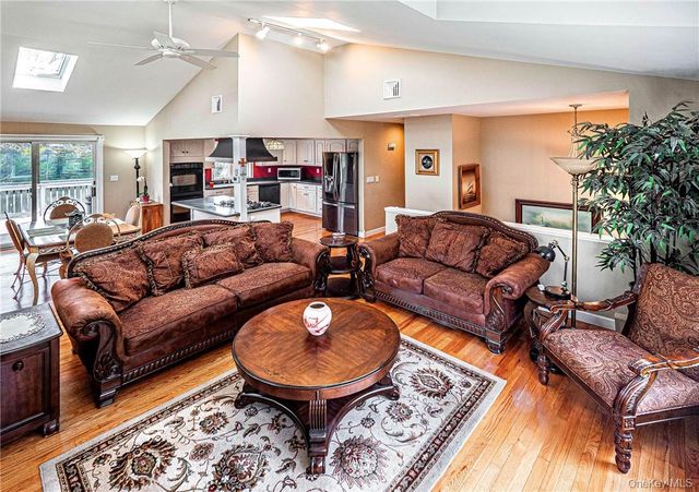 26 Waterbury Road, Warwick, NY 10990