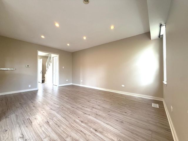 750 Roosevelt Road 750, Hanover Park, IL 60133