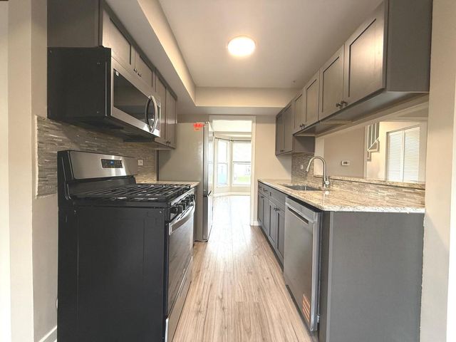 750 Roosevelt Road 750, Hanover Park, IL 60133