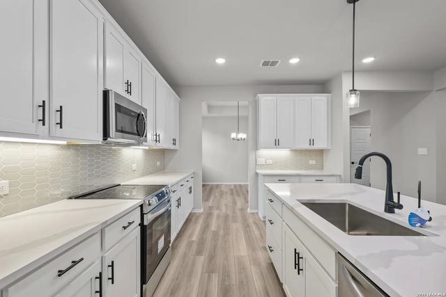 6618 Comanche Valley, San Antonio, TX 78247