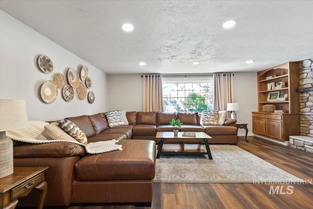 7646 W Colt Dr, Boise, ID 83709