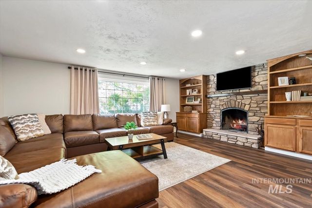 7646 W Colt Dr, Boise, ID 83709