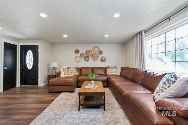 7646 W Colt Dr, Boise, ID 83709