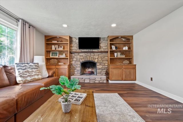 7646 W Colt Dr, Boise, ID 83709