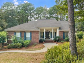 4 Woodleaf St., Hattiesburg, MS 39402