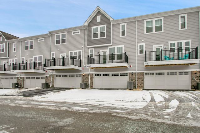 6275 Sandbelt Drive, Lisle, IL 60532