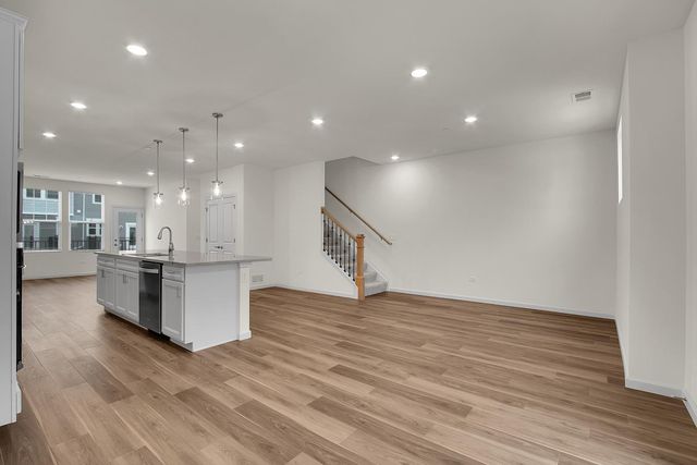 6275 Sandbelt Drive, Lisle, IL 60532