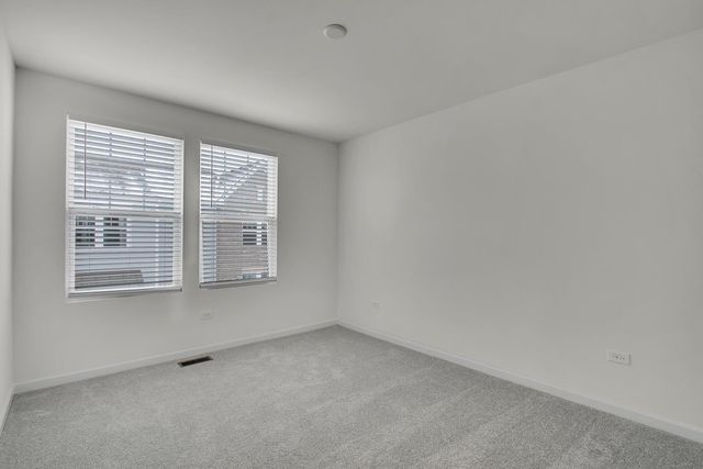 6275 Sandbelt Drive, Lisle, IL 60532