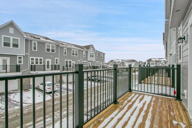 6275 Sandbelt Drive, Lisle, IL 60532