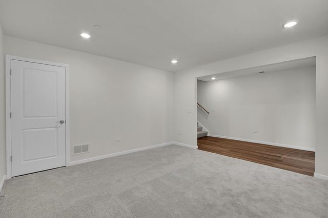 6275 Sandbelt Drive, Lisle, IL 60532