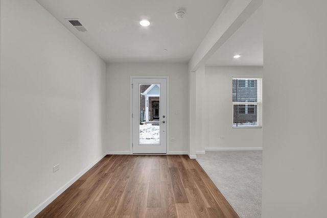 6275 Sandbelt Drive, Lisle, IL 60532